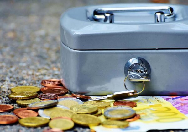 money saving currency coin cash money handling 1480259 pxhere.com